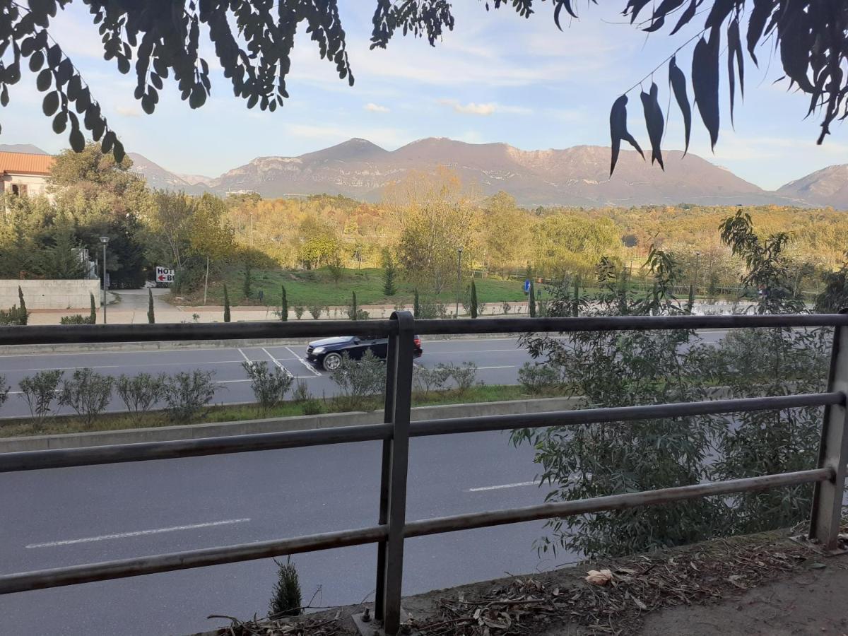 Lake View Apartment 티라나 외부 사진