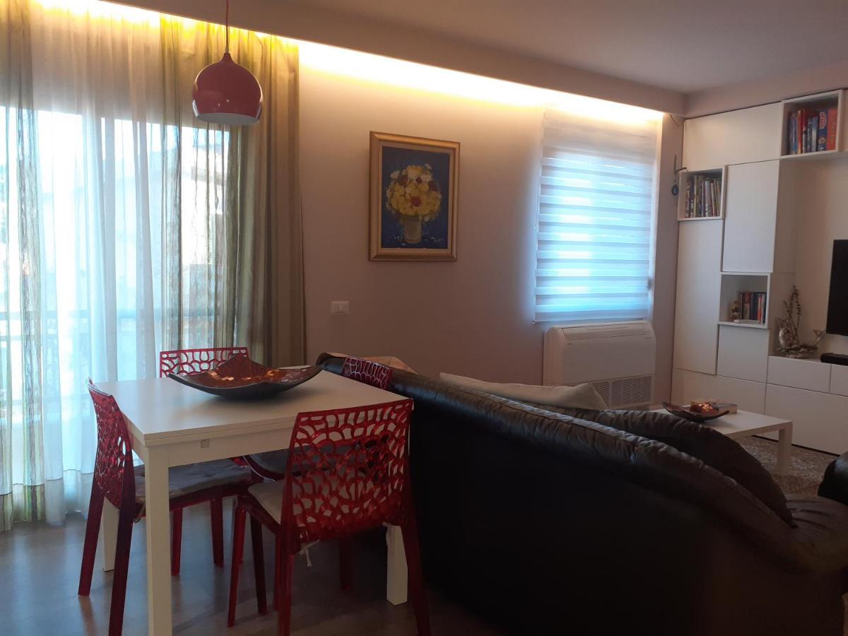Lake View Apartment 티라나 외부 사진