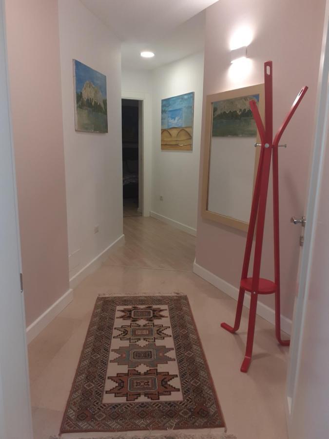 Lake View Apartment 티라나 외부 사진